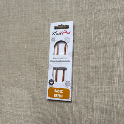 emballage d'aiguilles circulaires interchangeables taille 3 mm basix knit pro sur fond lin beige par tricotant