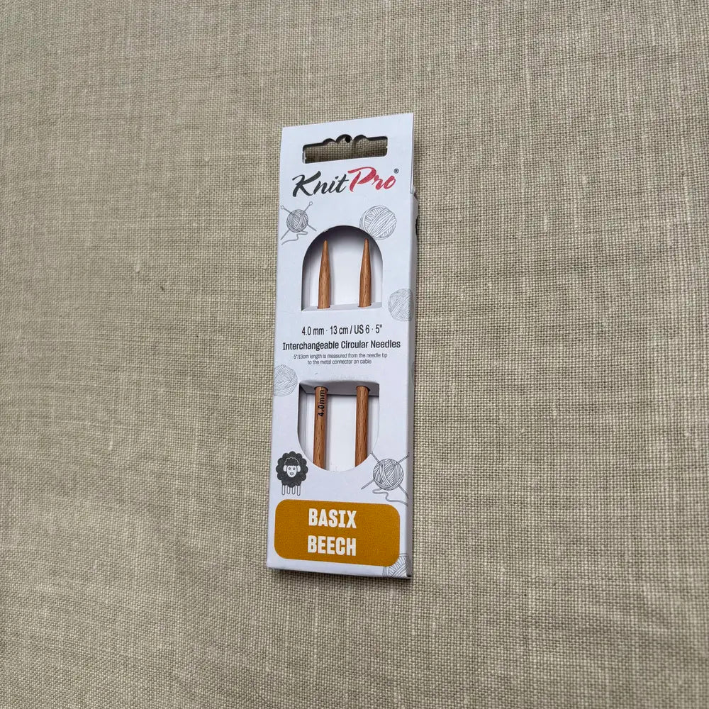 emballage d'aiguilles circulaires interchangeables taille 4 mm basix knit pro sur fond lin beige par tricotant