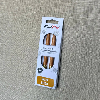 emballage d'aiguilles circulaires interchangeables taille 9 mm basix knit pro sur fond lin beige par tricotant