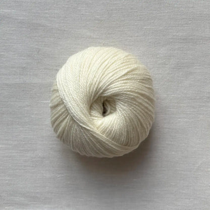 pelote de laine mérinos à tricoter de la marque fonty, de couleur écrue