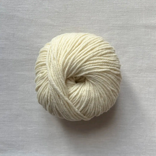 pelote de laine française et portugaise à tricoter de la marque fonty, de couleur écrue