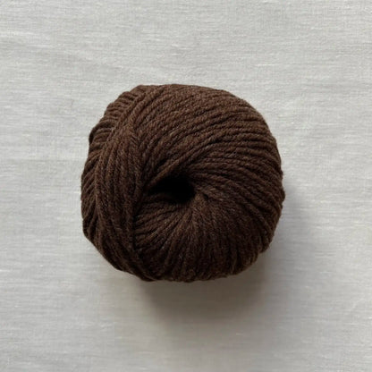 pelote de laine française et portugaise à tricoter de la marque fonty, de couleur marron