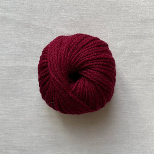 pelote de laine mérinos numéro 5 à tricoter de la marque fonty, de couleur bordeaux