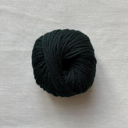 pelote de laine mérinos numéro 5 à tricoter de la marque fonty, de couleur vert profond