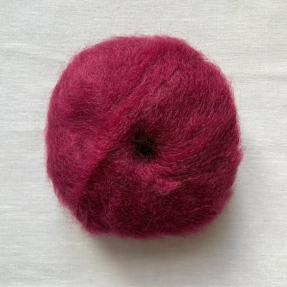 pelote de laine mohair à tricoter de la marque fonty, de couleur aubergine