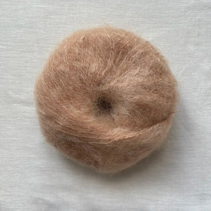 pelote de laine mohair à tricoter de la marque fonty, de couleur camel