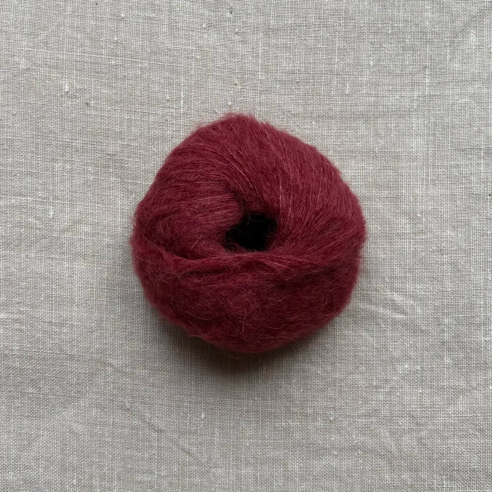 pelote de laine baby suri mérinos et soie à tricoter de la marque fonty, de couleur vieux rose foncé