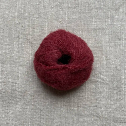 pelote de laine baby suri mérinos et soie à tricoter de la marque fonty, de couleur vieux rose foncé
